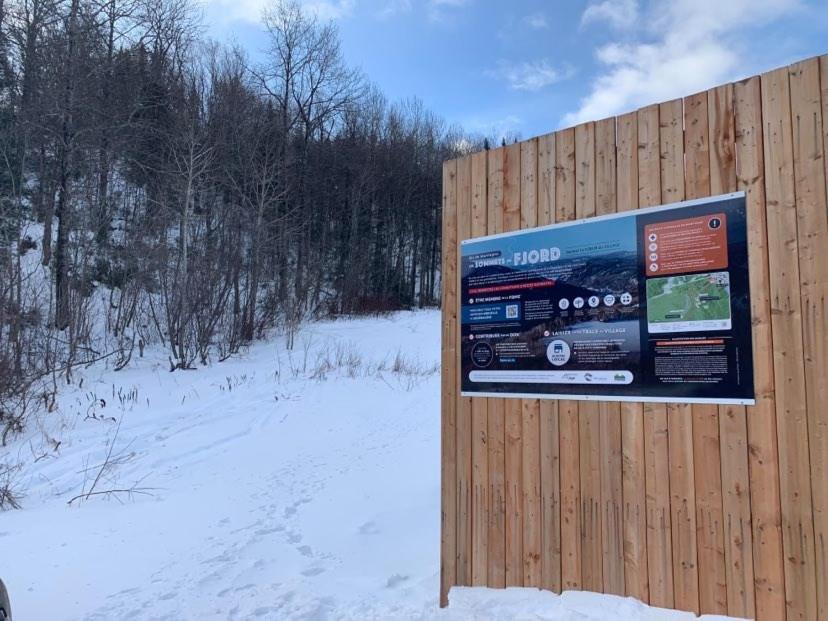 La Cabane Chez Jimmy Petit-Saguenay エクステリア 写真