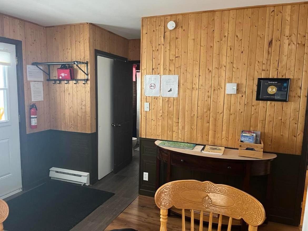 La Cabane Chez Jimmy Petit-Saguenay エクステリア 写真