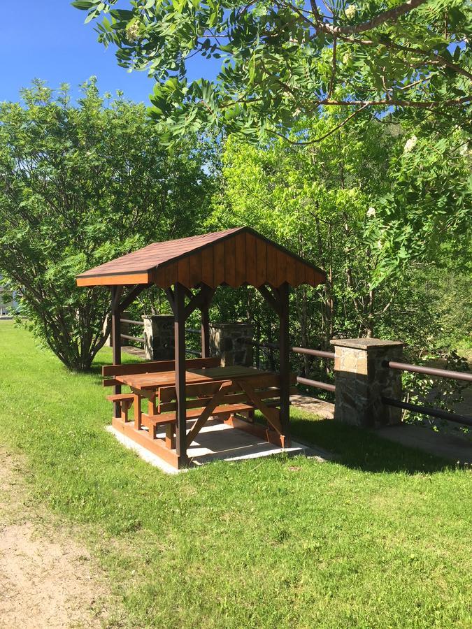 La Cabane Chez Jimmy Petit-Saguenay エクステリア 写真
